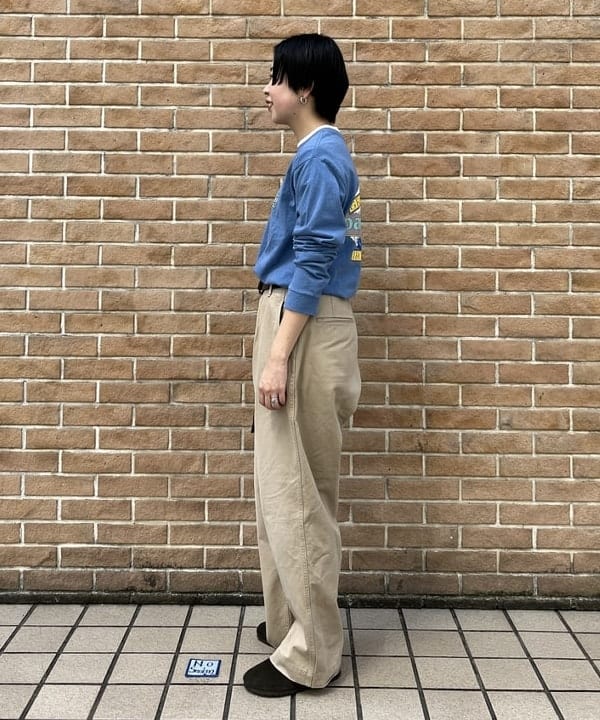 ミナミマリコさんの「BEAMS WOMEN｜【別注】HEAR MY NAME &times; maturely / ニュアンス チノ」を使ったコーディネート