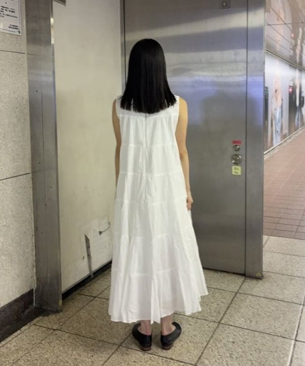 野村 美紅さんの「BEAMS WOMEN｜【別注】MARIHA / ミューズのワンピース ショート ソリッド」を使ったコーディネート