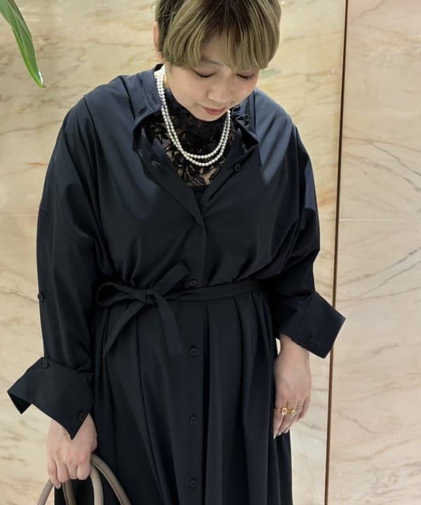 塚越 有紀さんの「BEAMS WOMEN｜リバーレース ブラウス」を使ったコーディネート