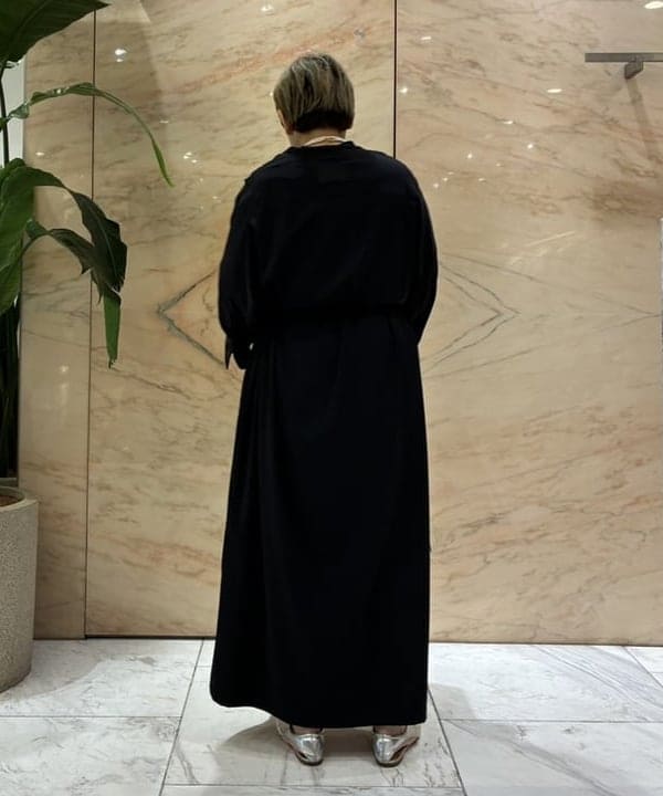 塚越 有紀さんの「BEAMS WOMEN｜リバーレース ブラウス」を使ったコーディネート