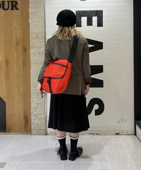 大石彩可さんの「BEAMS WOMEN｜メッセンジャー バッグ」を使ったコーディネート