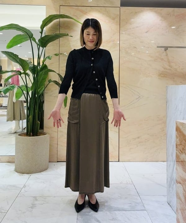 岩沢 珠代さんの「BEAMS WOMEN｜SLOANE / 14ゲージ ワイドリブ カーディガン」を使ったコーディネート