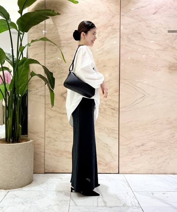 AONO SHIKAMAさんの「BEAMS WOMEN｜ギャザー ショルダー ブラウス」を使ったコーディネート