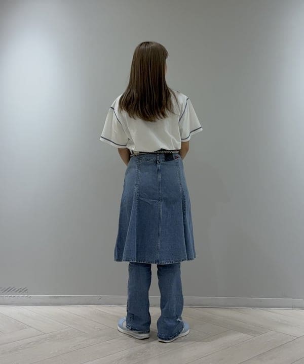 みゆうさんの「BEAMS WOMEN｜LEVI&rsquo;S(R) / GODET KNEE LENGTH SKIRT」を使ったコーディネート