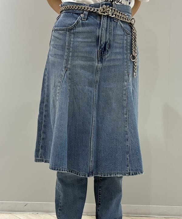 みゆうさんの「BEAMS WOMEN｜LEVI&rsquo;S(R) / GODET KNEE LENGTH SKIRT」を使ったコーディネート