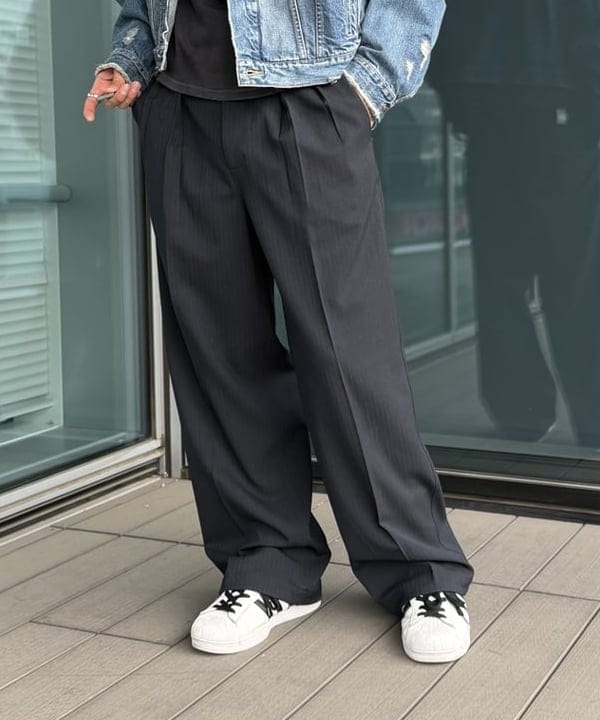 BAKU(東江 漠)さんの「BEAMS WOMEN｜ワイドストレート 2プリーツ  スラックス」を使ったコーディネート