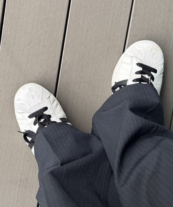 BAKU(東江 漠)さんの「BEAMS WOMEN｜ワイドストレート 2プリーツ  スラックス」を使ったコーディネート