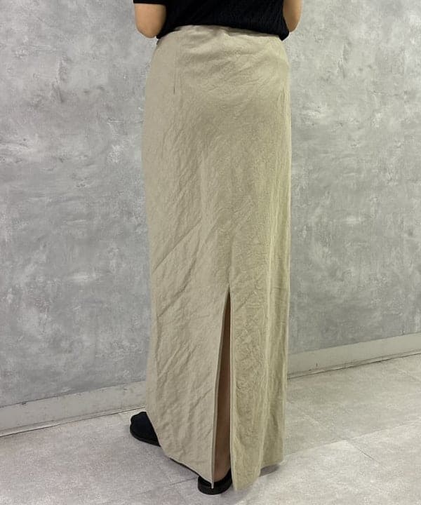 茂野 真楓さんの「BEAMS WOMEN｜コットンラミー バイアス スカート」を使ったコーディネート