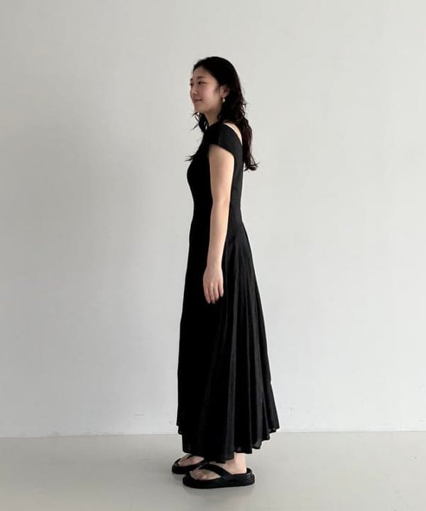 坂本 涼花さんの「BEAMS WOMEN｜MARIHA / 月の夢 ワンピース ソリッド」を使ったコーディネート