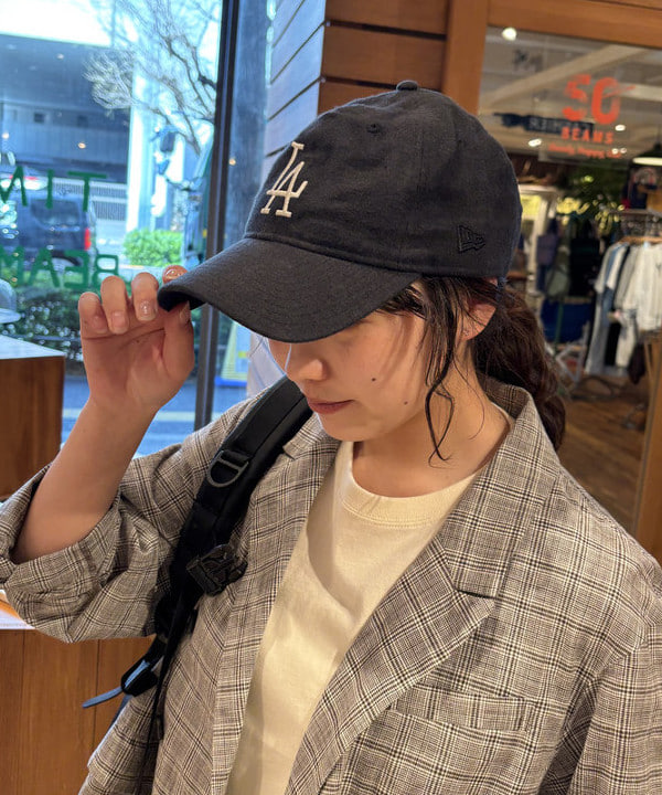 アベアミさんの「BEAMS WOMEN｜【別注】NEW ERA / MLB フレンチリネン キャップ」を使ったコーディネート
