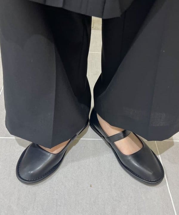 エノモト アミさんの「BEAMS WOMEN｜ミックス プリーツ スカート」を使ったコーディネート