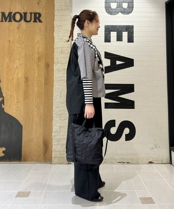 エノモト アミさんの「BEAMS WOMEN｜ミックス プリーツ スカート」を使ったコーディネート