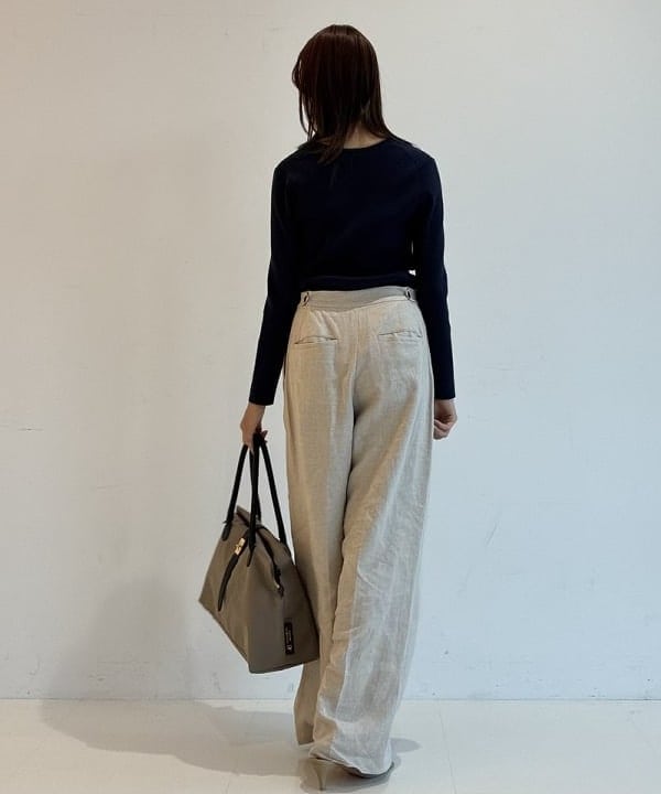 茂野 真楓さんの「BEAMS WOMEN｜スクエアパフサンダル .M」を使ったコーディネート