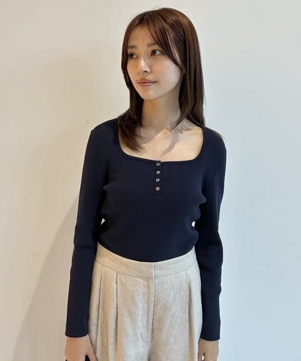 茂野 真楓さんの「BEAMS WOMEN｜スクエアパフサンダル .M」を使ったコーディネート