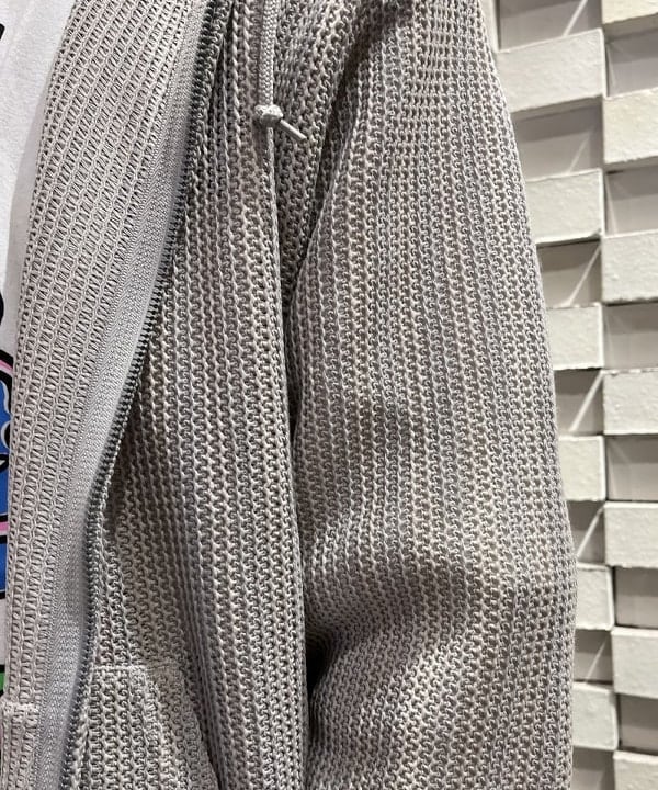 BANさんの「BEAMS WOMEN｜メッシュ ジップアップ フーディ【リラックスフィット】」を使ったコーディネート