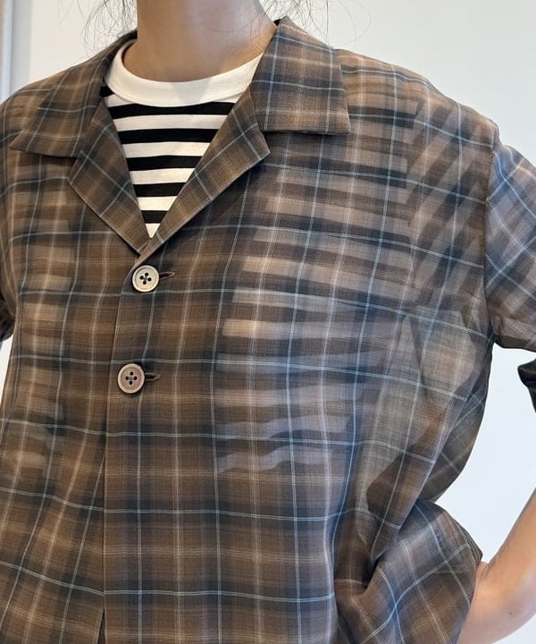 清水 彩乃さんの「BEAMS WOMEN｜maturely / ティーダブワン ボタン ウェーブ ベスト」を使ったコーディネート