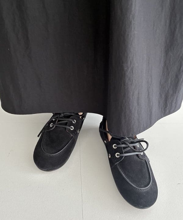 中丸　栞さんの「BEAMS WOMEN｜コットン ナイロン タック ギャザー スカート」を使ったコーディネート