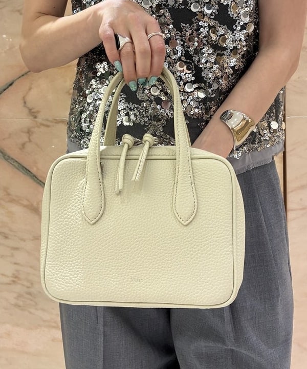 関 桂子さんの「BEAMS WOMEN｜YLEVE / シャンブレー ウール ジャケット」を使ったコーディネート