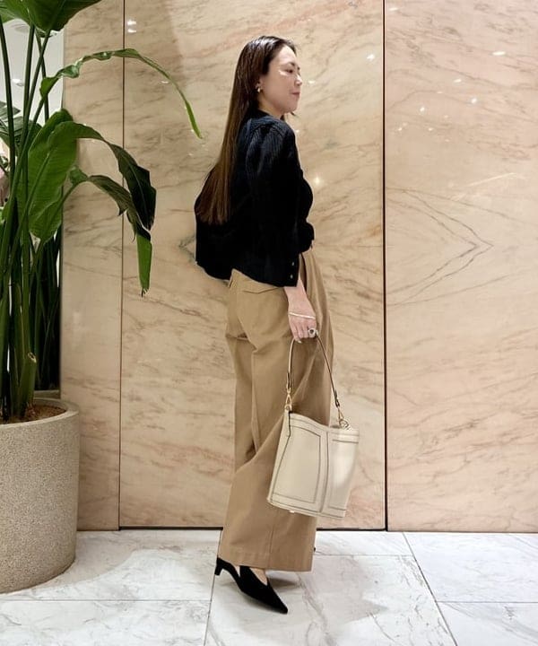 関 桂子さんの「BEAMS WOMEN｜SLOANE / 14ゲージ ワイドリブ カーディガン」を使ったコーディネート