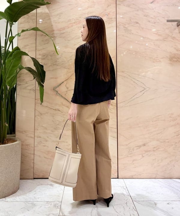 関 桂子さんの「BEAMS WOMEN｜SLOANE / 14ゲージ ワイドリブ カーディガン」を使ったコーディネート