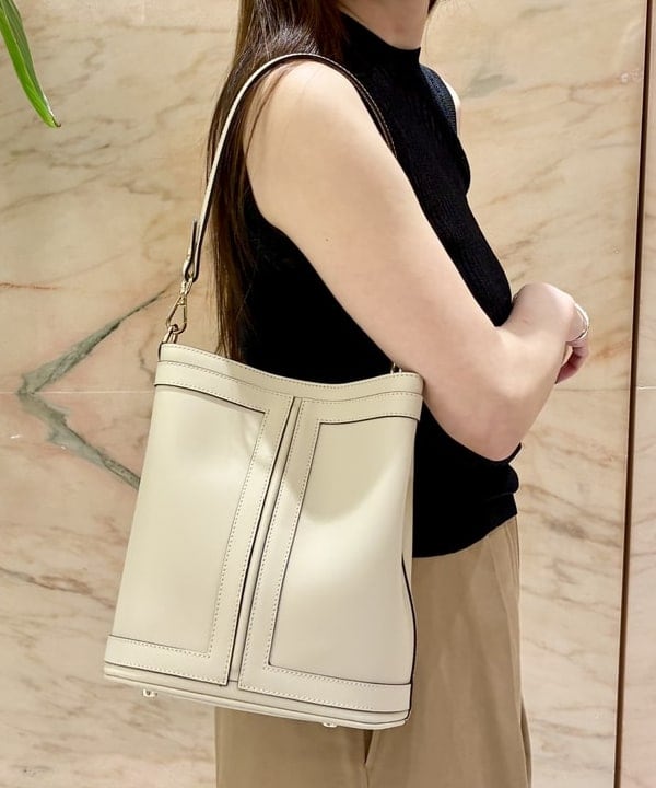 関 桂子さんの「BEAMS WOMEN｜SLOANE / 14ゲージ ワイドリブ カーディガン」を使ったコーディネート