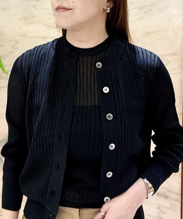 関 桂子さんの「BEAMS WOMEN｜SLOANE / 14ゲージ ワイドリブ カーディガン」を使ったコーディネート