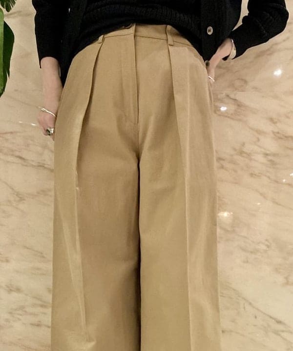 関 桂子さんの「BEAMS WOMEN｜SLOANE / 14ゲージ ワイドリブ カーディガン」を使ったコーディネート