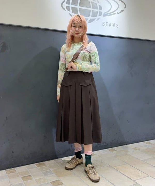 はっとりさんの「BEAMS WOMEN｜ボックス プリーツ ミディ スカート」を使ったコーディネート