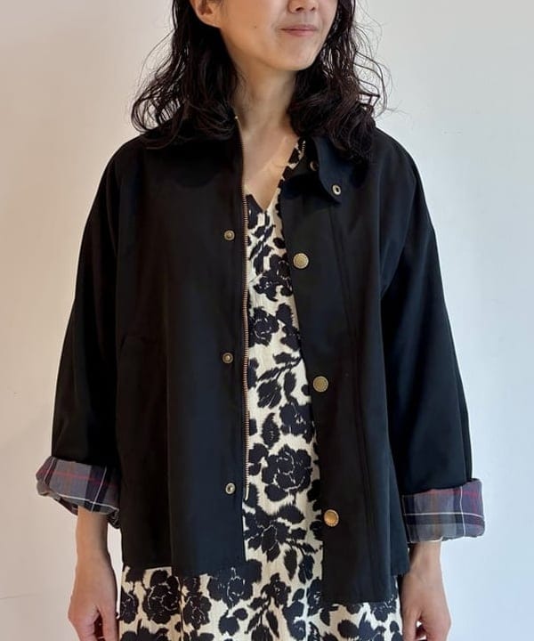 松元 晴佳さんの「BEAMS WOMEN｜【別注】Barbour / TRANSPORT ジャケット」を使ったコーディネート