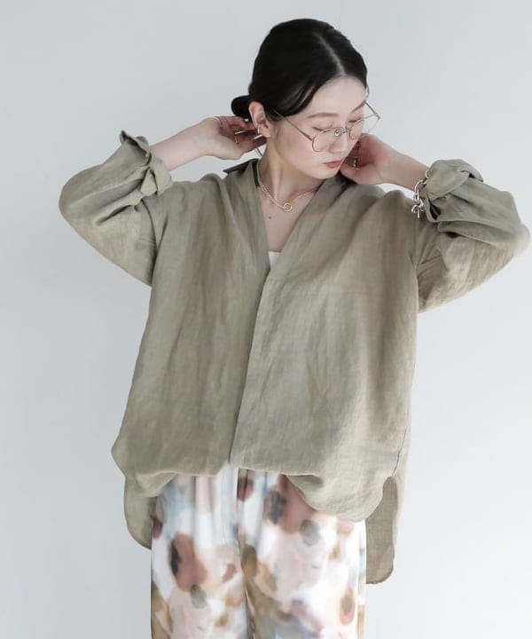 隈元 楓さんの「BEAMS WOMEN｜:colon / リネンシャツ」を使ったコーディネート