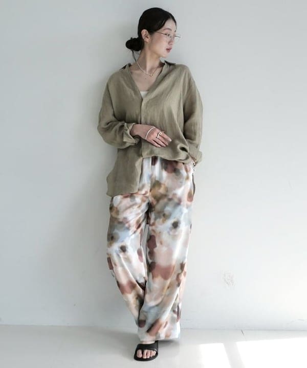 隈元 楓さんの「BEAMS WOMEN｜:colon / リネンシャツ」を使ったコーディネート