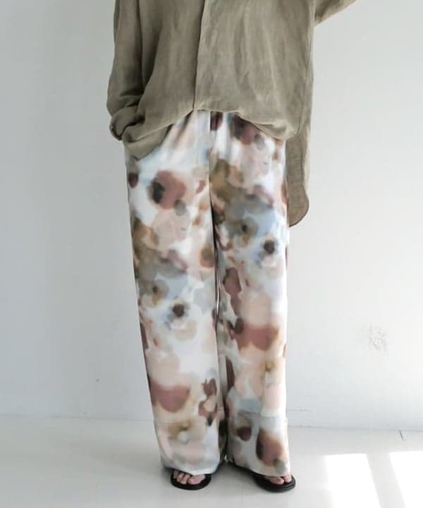 隈元 楓さんの「BEAMS WOMEN｜:colon / リネンシャツ」を使ったコーディネート