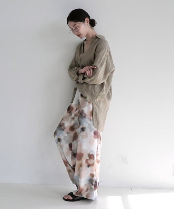 隈元 楓さんの「BEAMS WOMEN｜:colon / リネンシャツ」を使ったコーディネート