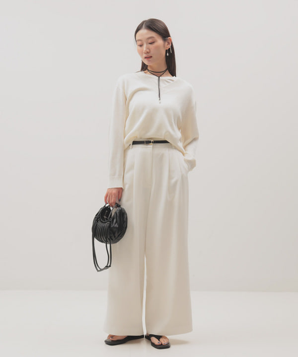 隈元 楓さんの「BEAMS WOMEN｜コットンシルク Vネック プルオーバー」を使ったコーディネート