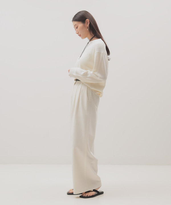 隈元 楓さんの「BEAMS WOMEN｜コットンシルク Vネック プルオーバー」を使ったコーディネート