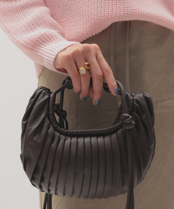 隈元 楓さんの「BEAMS WOMEN｜5ゲージ コットン 畦編み プルオーバー」を使ったコーディネート