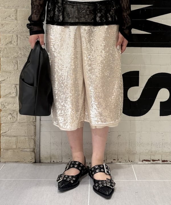 大石彩可さんの「BEAMS WOMEN｜maturely / スパンコール ハーフ パンツ」を使ったコーディネート