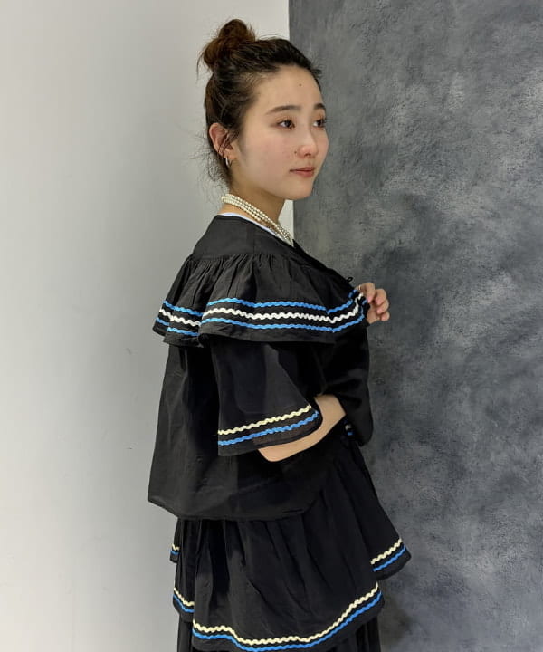 モモさんの「BEAMS WOMEN｜【別注】trepied / ティアード ブラウス」を使ったコーディネート