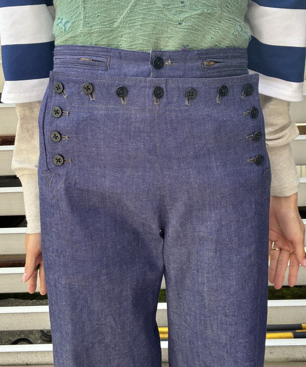 MATSUMOTO AMIさんの「BEAMS WOMEN｜【別注】LACOSTE / ボーダー Tシャツ」を使ったコーディネート