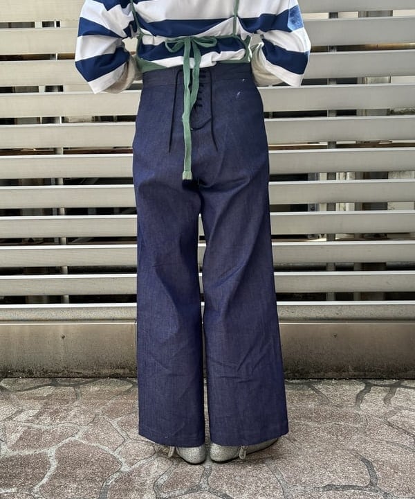 MATSUMOTO AMIさんの「BEAMS WOMEN｜【別注】LACOSTE / ボーダー Tシャツ」を使ったコーディネート