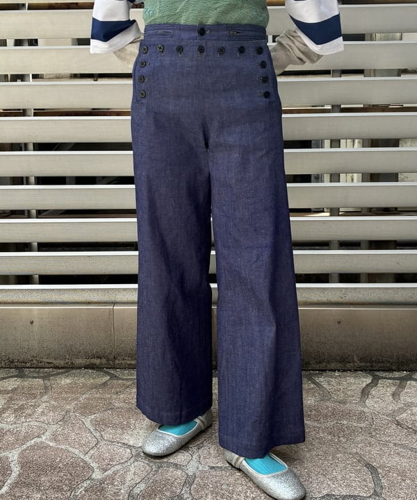 MATSUMOTO AMIさんの「BEAMS WOMEN｜【別注】LACOSTE / ボーダー Tシャツ」を使ったコーディネート