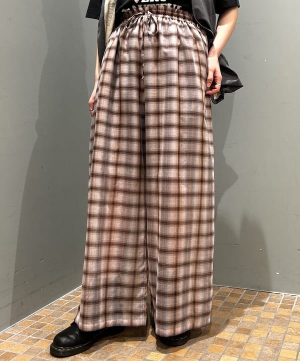 Sakiさんの「BEAMS WOMEN｜【別注】HEAR MY NAME &times; maturely / メモラブル プリント Tシャツ」を使ったコーディネート