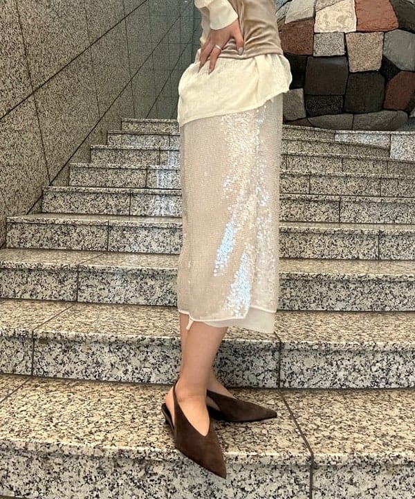 佐藤 亜美さんの「BEAMS WOMEN｜2WAY ベロア カップ付き キャミソール」を使ったコーディネート