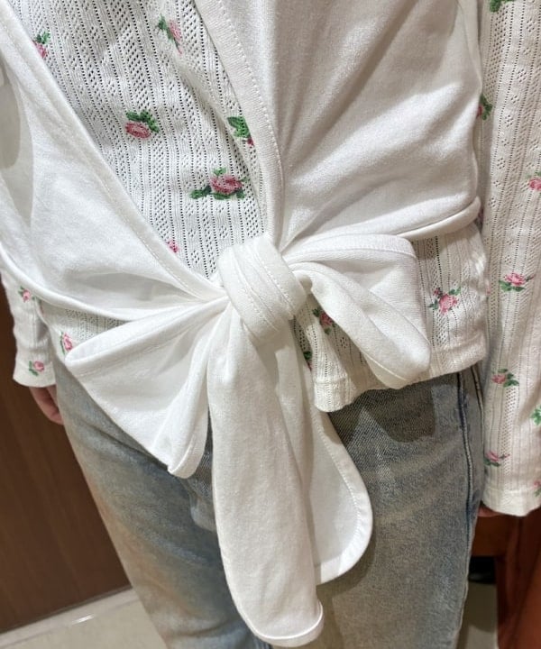 晶さんの「BEAMS WOMEN｜LEVI&rsquo;S(R) / LOOSE BOOT ジーンズ ライトインディゴ」を使ったコーディネート