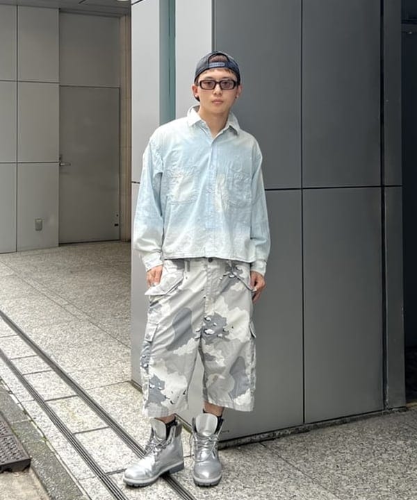 照田 拓史さんの「BEAMS WOMEN｜Damage Chambray Shirt」を使ったコーディネート