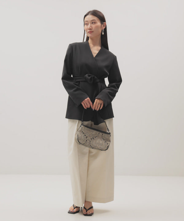 隈元 楓さんの「BEAMS WOMEN｜ドライカルゼ ベルテッド ジャケット」を使ったコーディネート