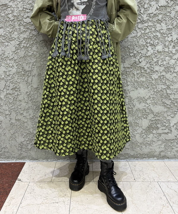 マツモト アカネさんの「BEAMS WOMEN｜ステンレス ニュアンス ハート ネックレス」を使ったコーディネート