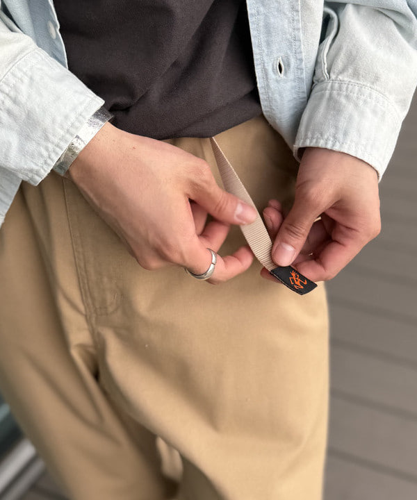 BAKU(東江 漠)さんの「BEAMS WOMEN｜Damage Chambray Shirt」を使ったコーディネート