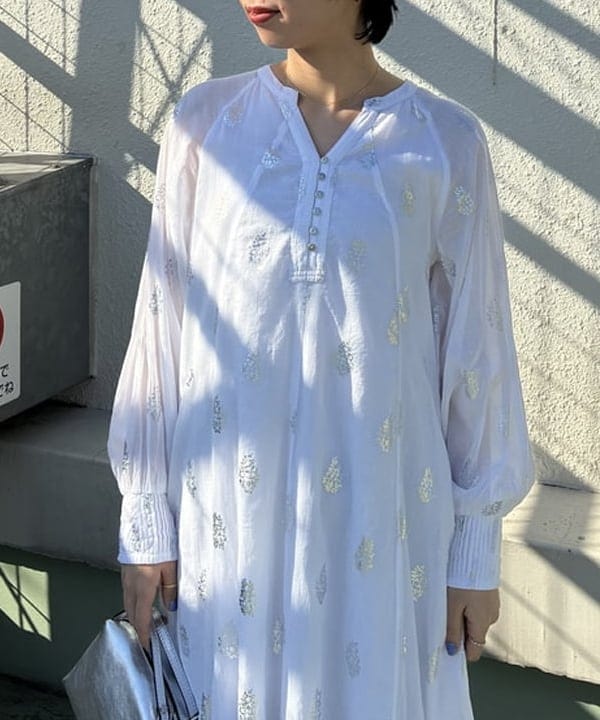 イナダさんの「BEAMS WOMEN｜ne Quittez pas / ボイル フラワー ロングスリーブ ワンピース」を使ったコーディネート