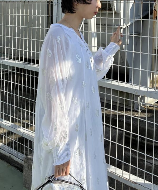 イナダさんの「BEAMS WOMEN｜ne Quittez pas / ボイル フラワー ロングスリーブ ワンピース」を使ったコーディネート